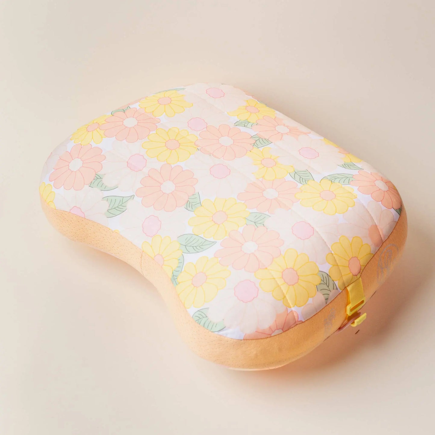 Ballast Beach Pillow - Daisy Craze Peach The Darling Effect
