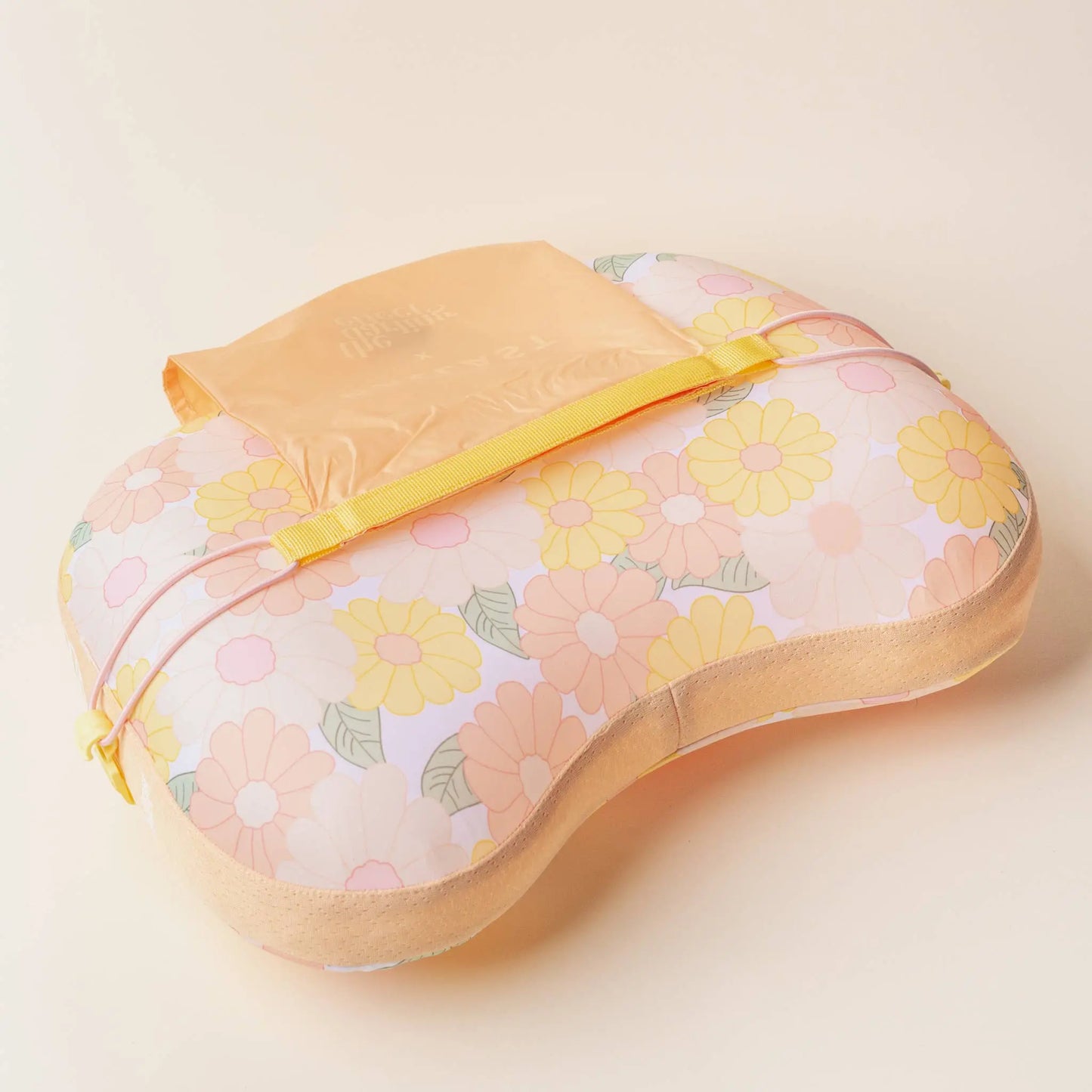 Ballast Beach Pillow - Daisy Craze Peach The Darling Effect