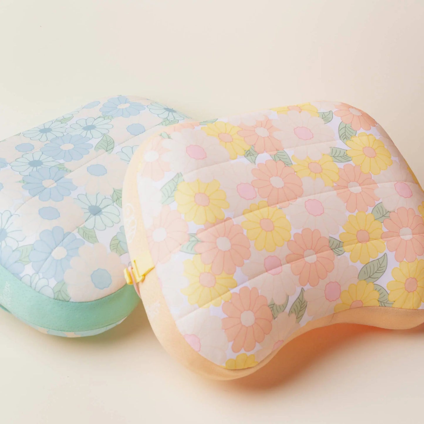 Ballast Beach Pillow - Daisy Craze Aqua The Darling Effect